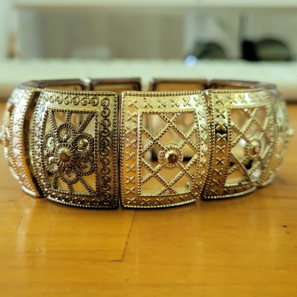 Vintage Gold Tone Filigree Panel Stretch Bracelet Floral Openwork 67g