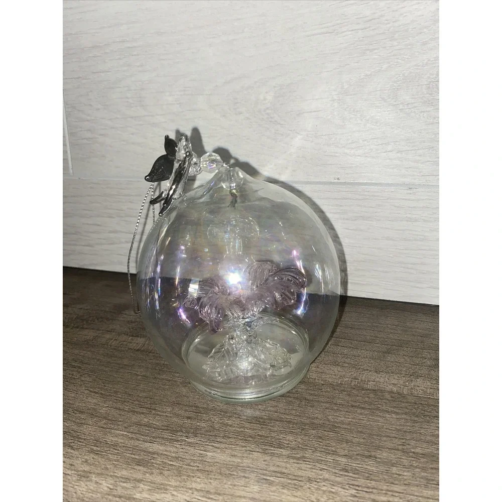 N/A glass ornament