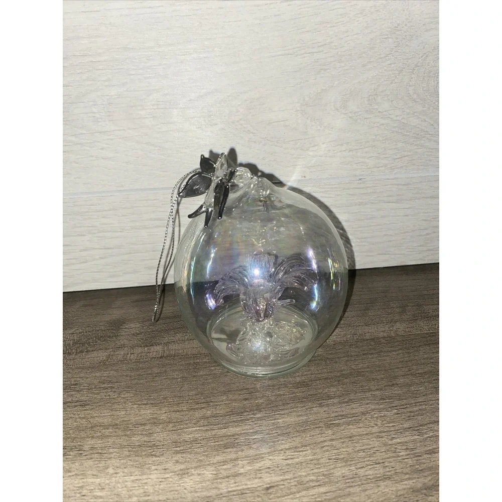 N/A glass ornament