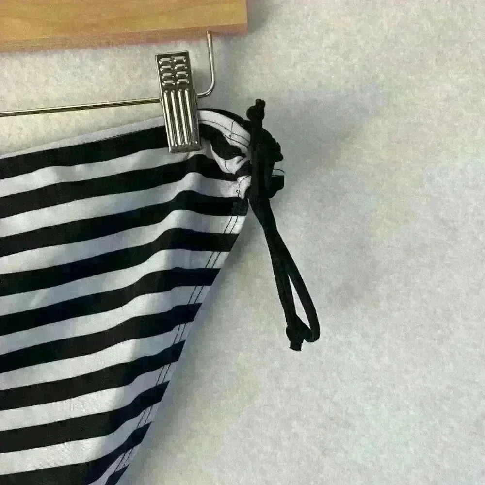 N/A item straps adjustable