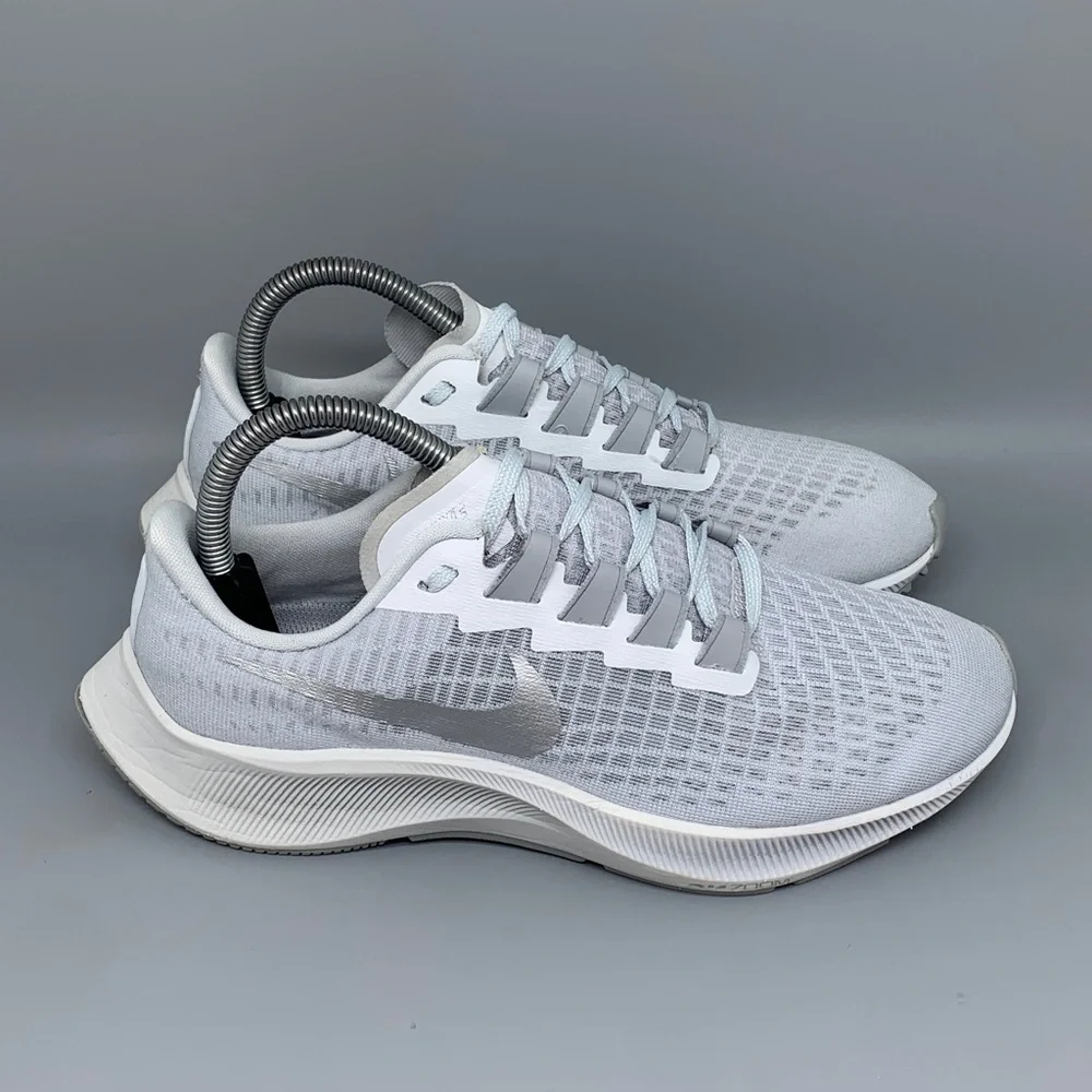 Nike Air Zoom Pegasus 37 White‎ Silver Running Shoes BQ9647-009 Women’s Sz 8