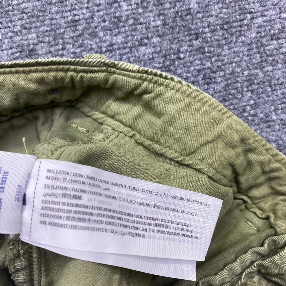 Abercrombie & Fitch flaws light