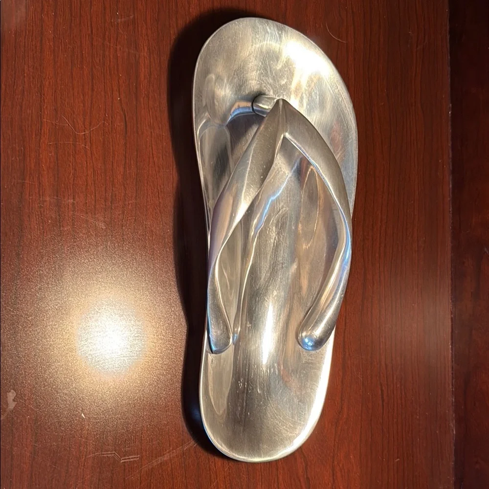 N/A stylish silver