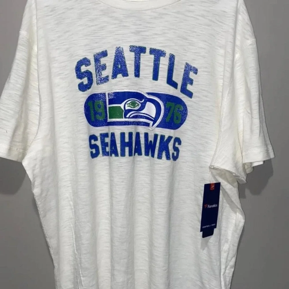 NWT NFL Fanatics Seattle Seahawks Crew Neck T-Shirt,‎ Large