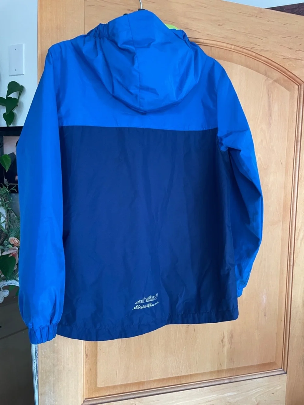 Eddie Bauer lightweight hooded