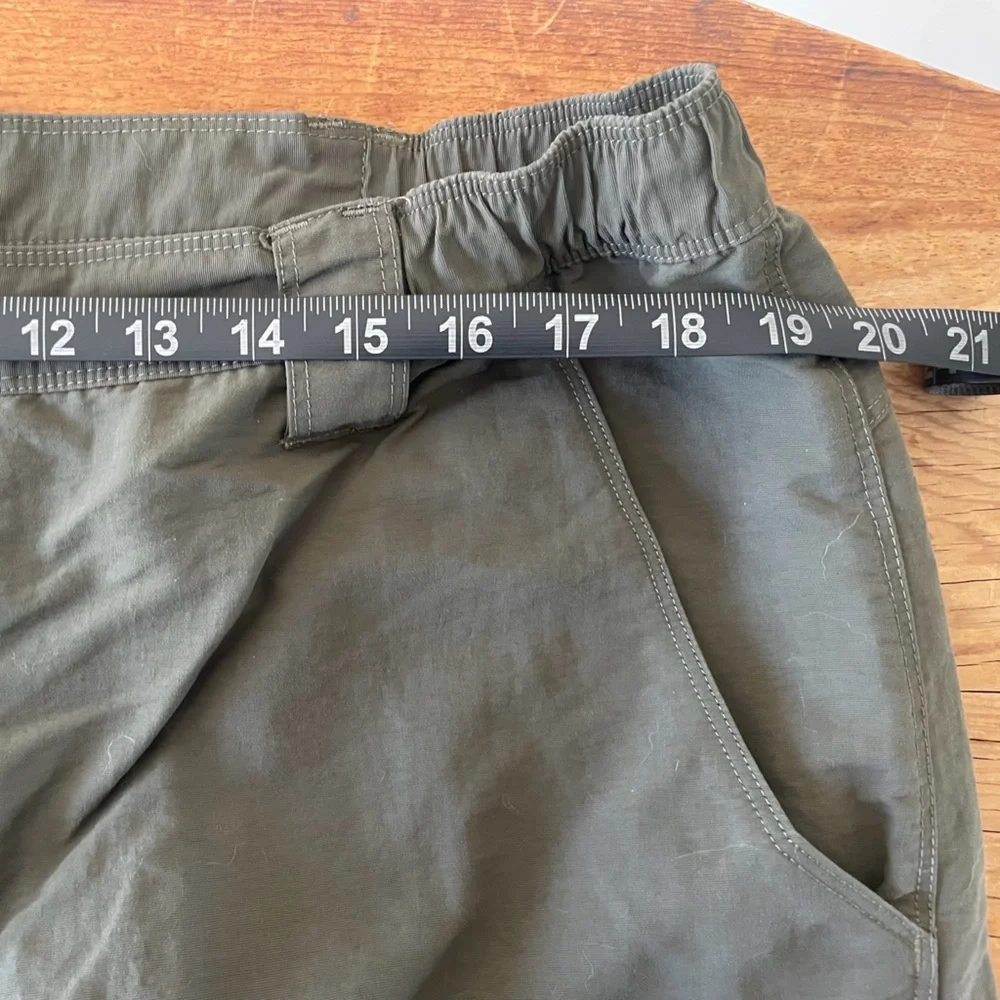 The North Face Utility Ripstop Cargo 9” Shorts Hiking Outdoor Olive Green Mens L