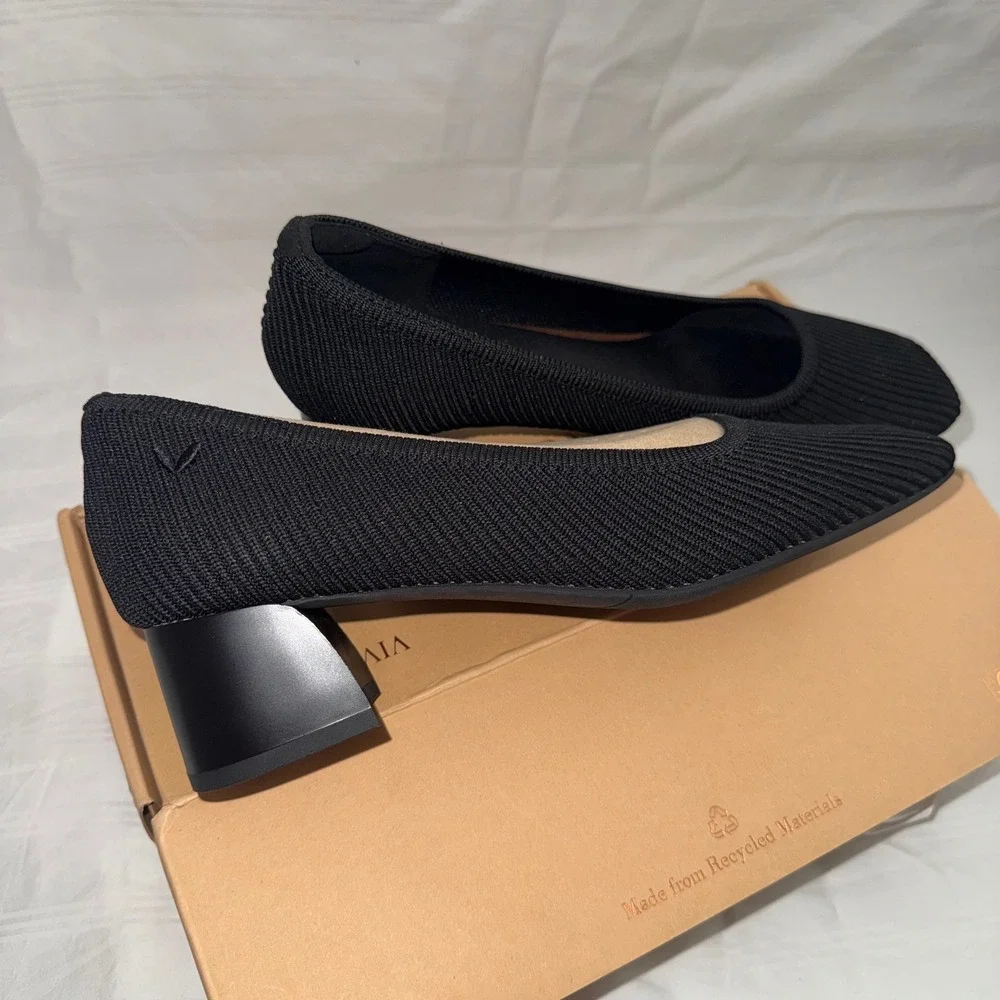 Vivaia black knit
