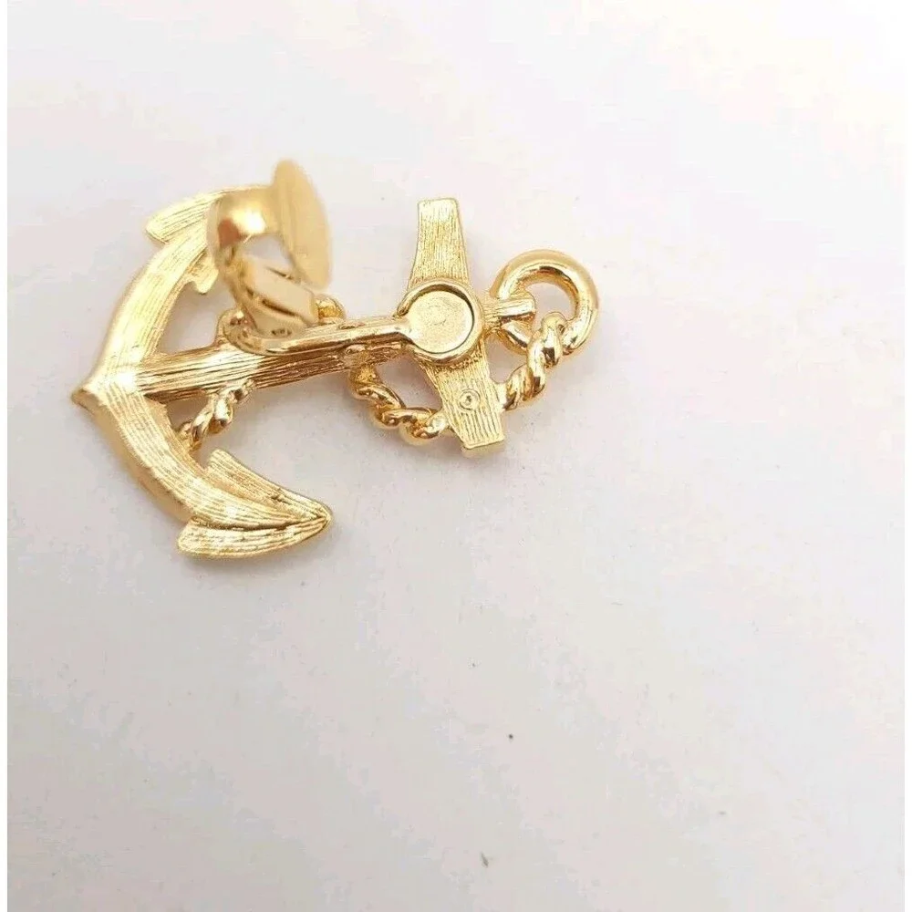 Avon vintage gold