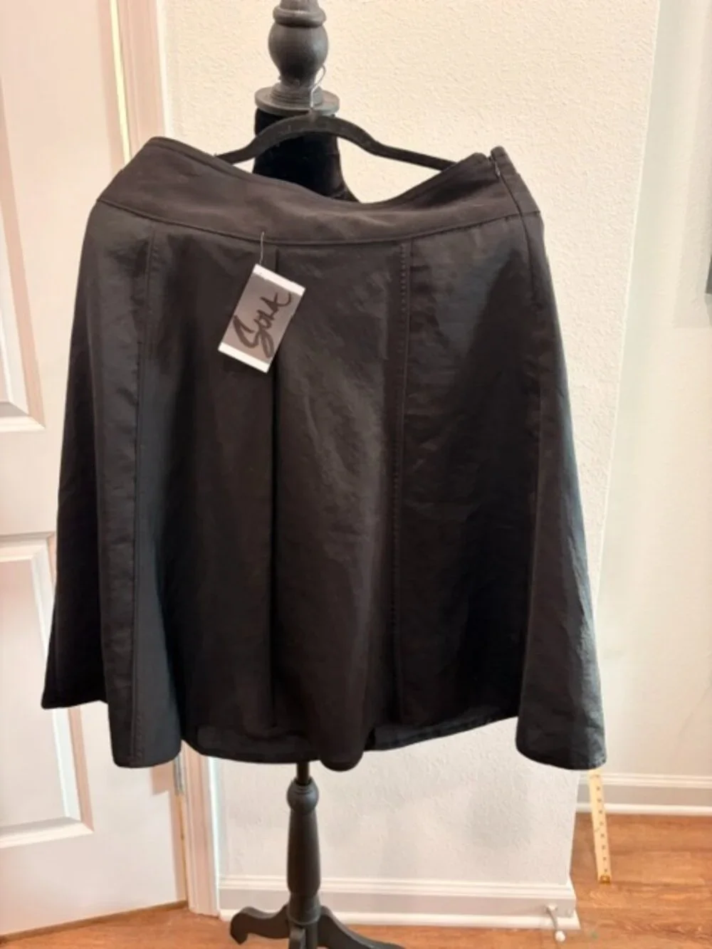 Women's Medium (size 6) black circle skirt