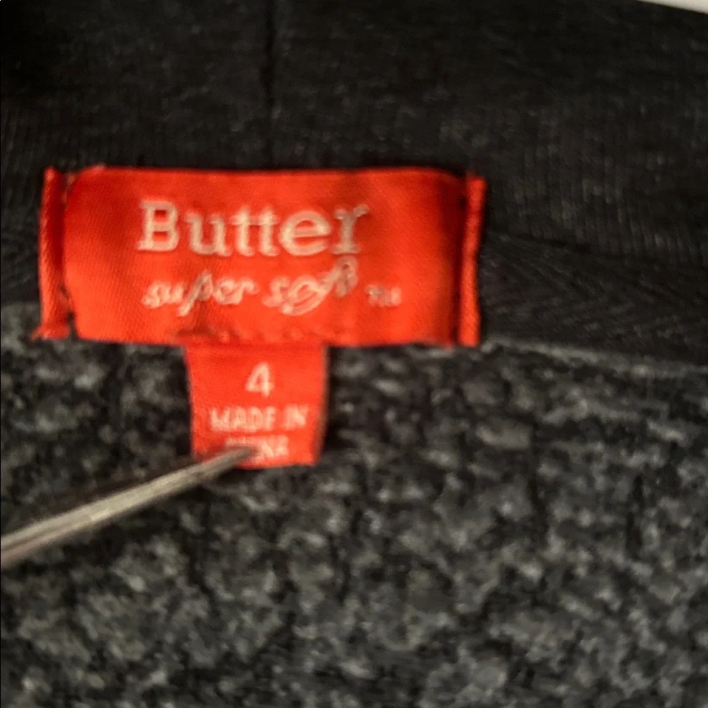 Butter cozy black
