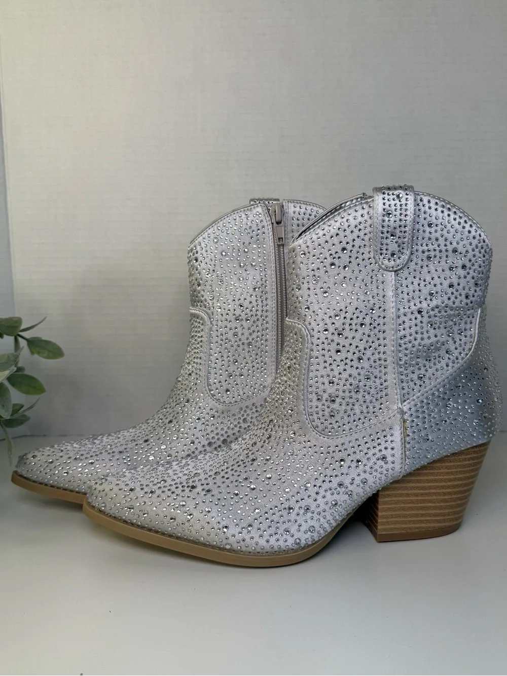 Qupid Silver Sparkle Leslie Rhinestone Western Boots Womens Size 7 Festival Boho