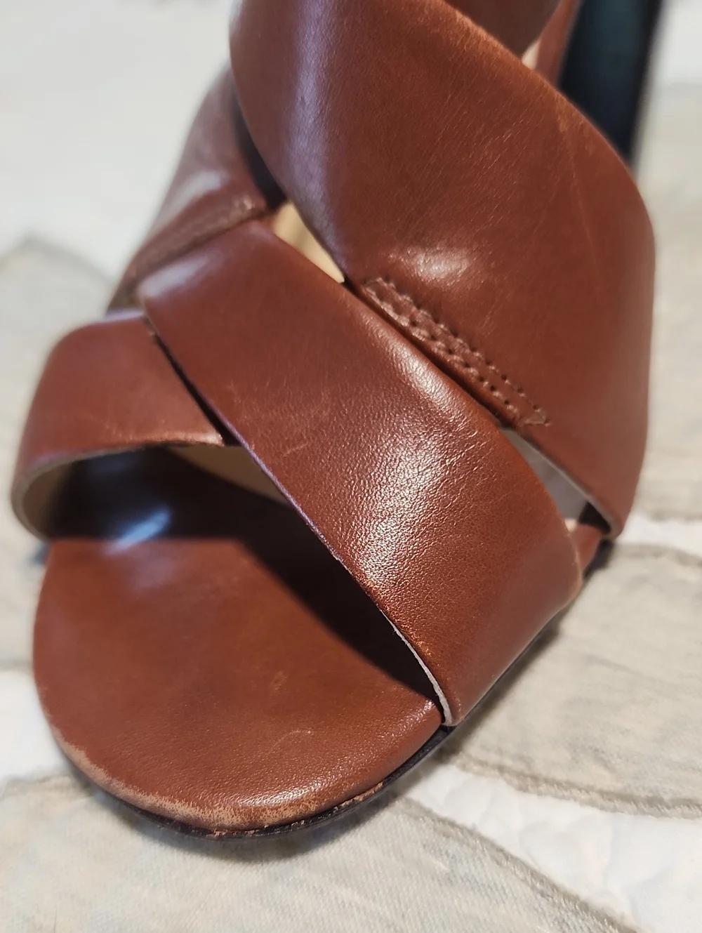 Talbots leather sturdy buckle