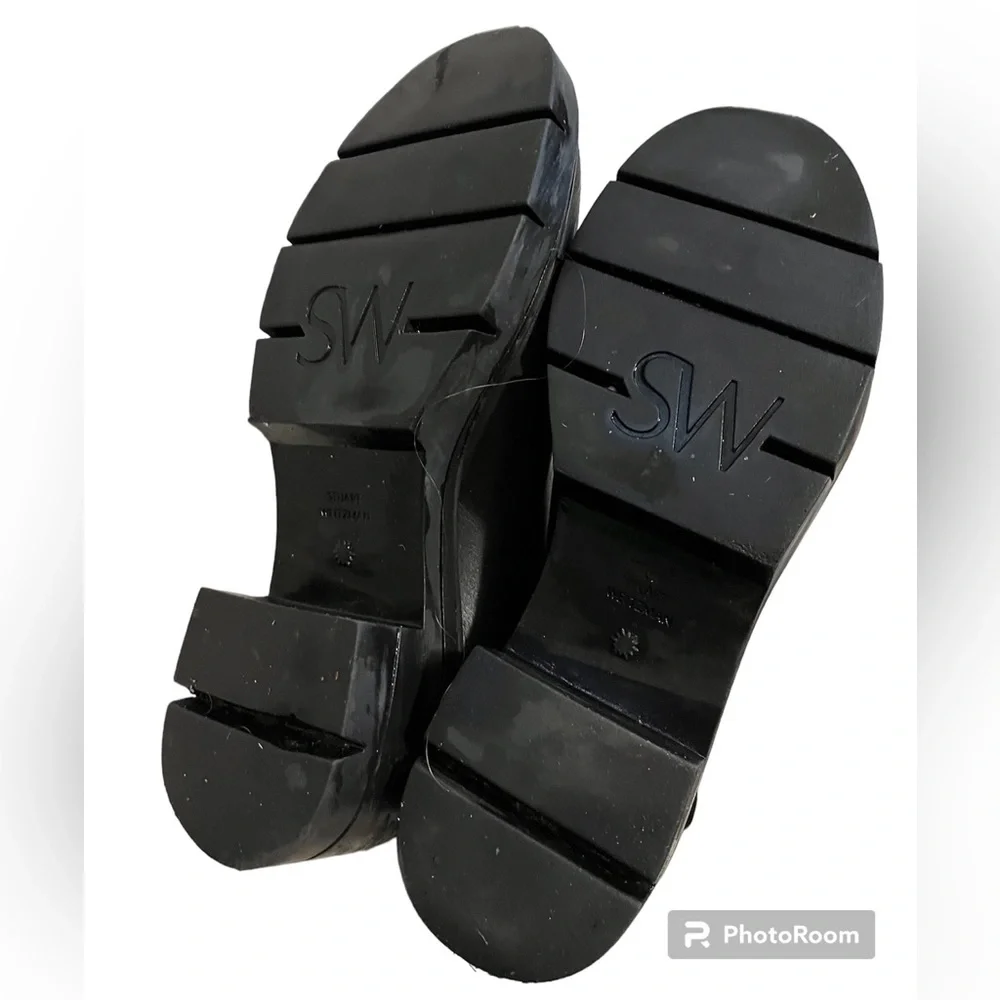 Stuart Weitzman black good