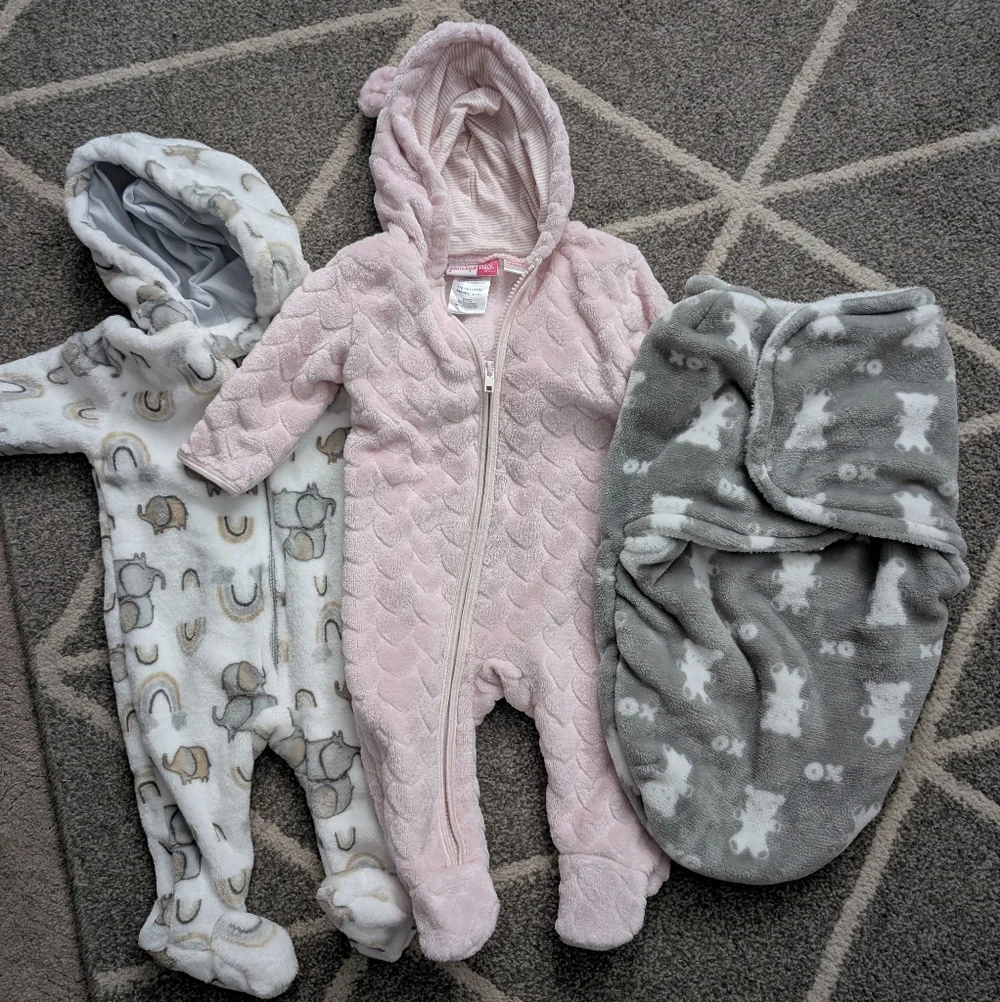 Bundle Baby Girls Fleece Footed‎ Pajamas And Swaddle