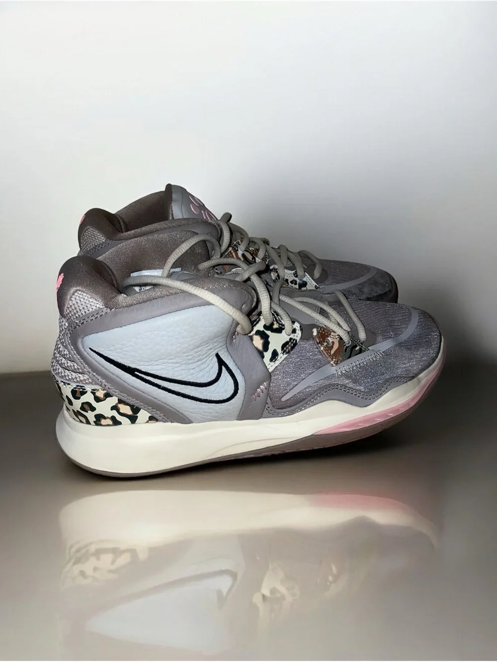 Nike lace up