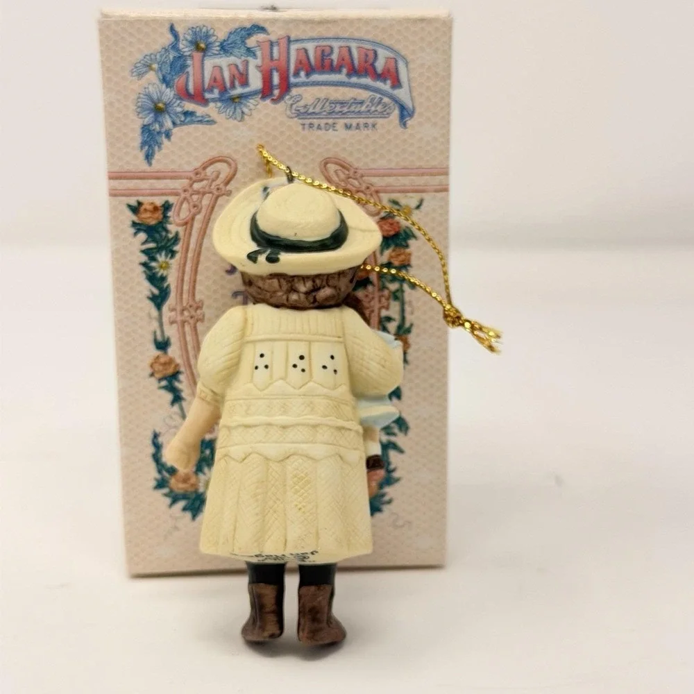 Emily Rose bisque details emily