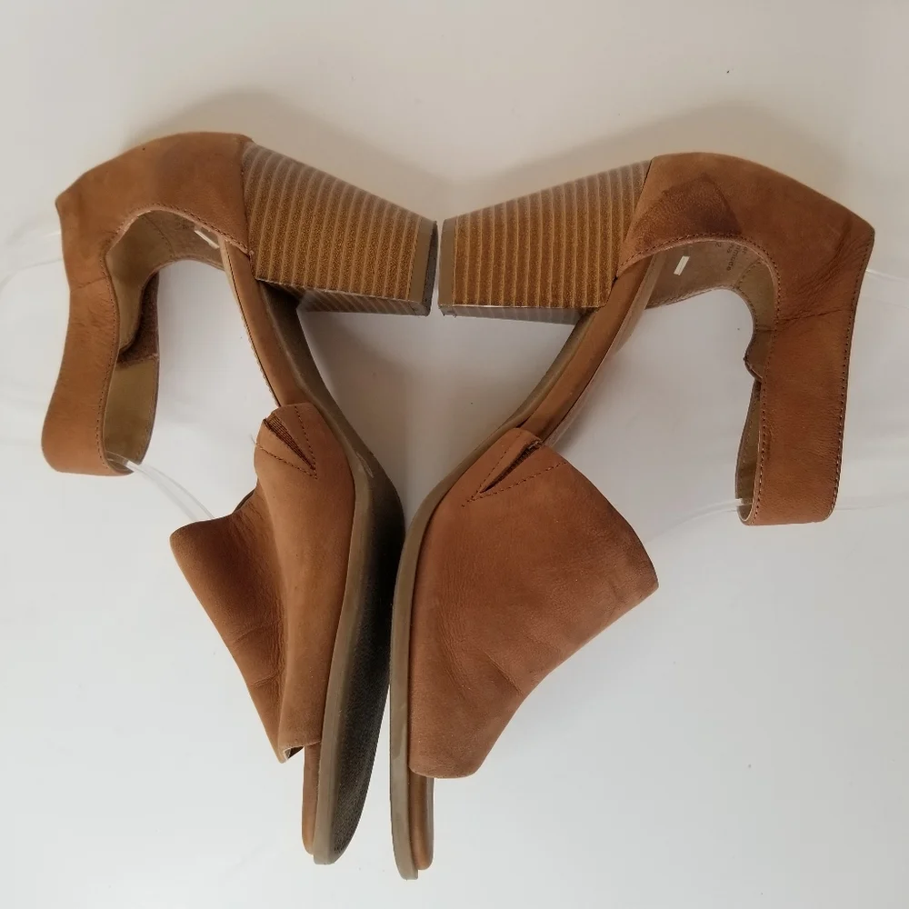 Giani Bernini Cognac Suede Block Heel Sandals Quiet Luxury Minimalist Heels