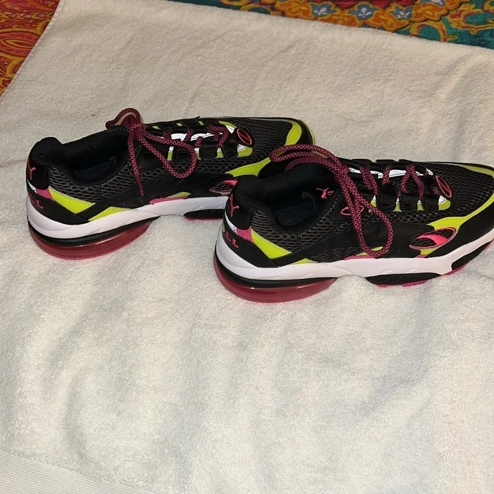 Puma women’s sleek