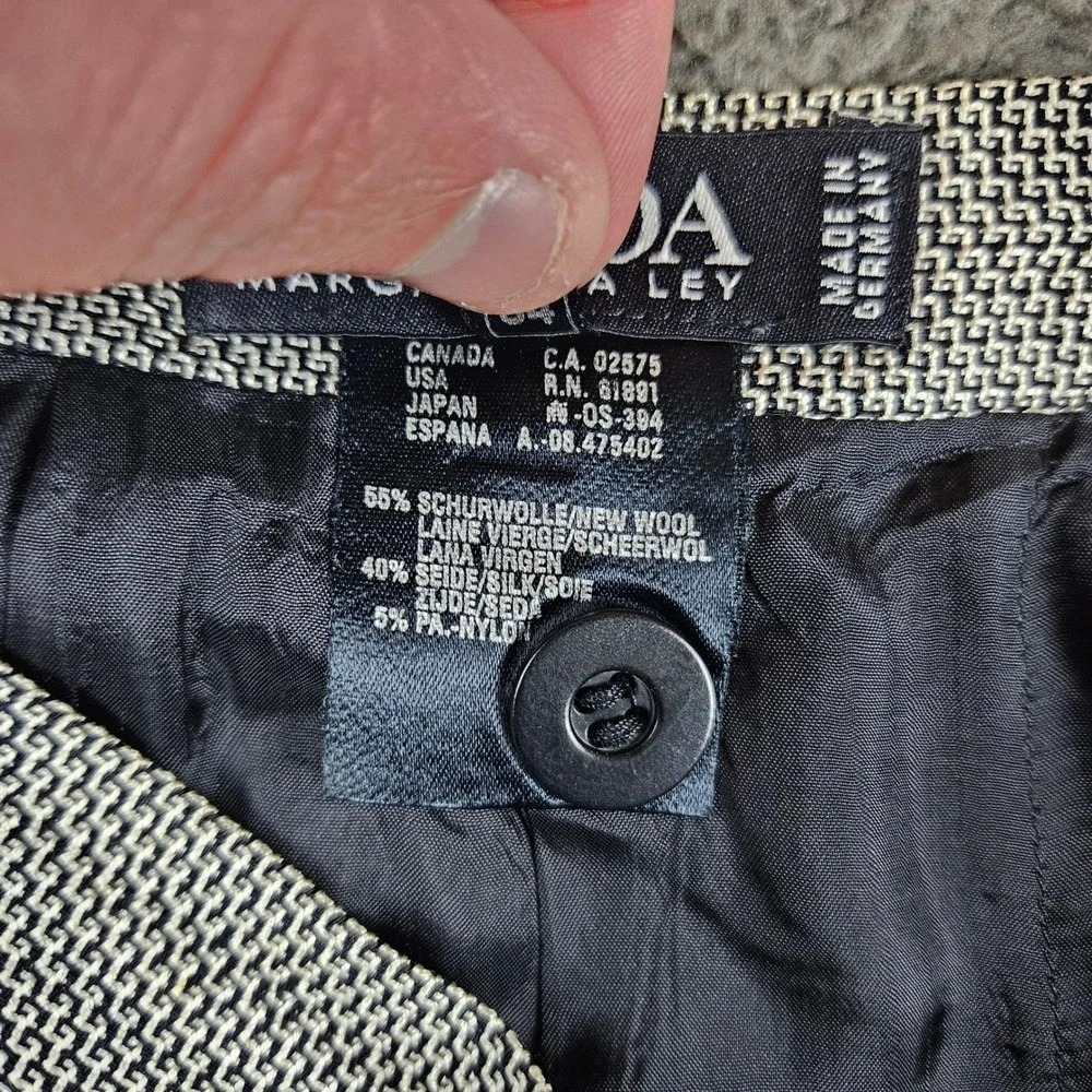 Escada type skirt