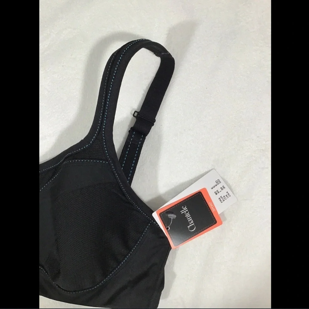 Chantelle nwt $72