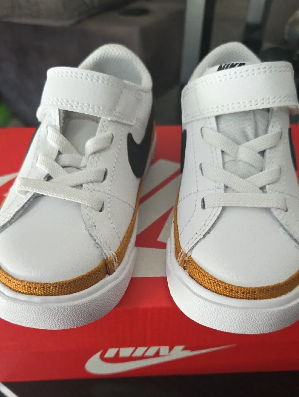 Nike kids low