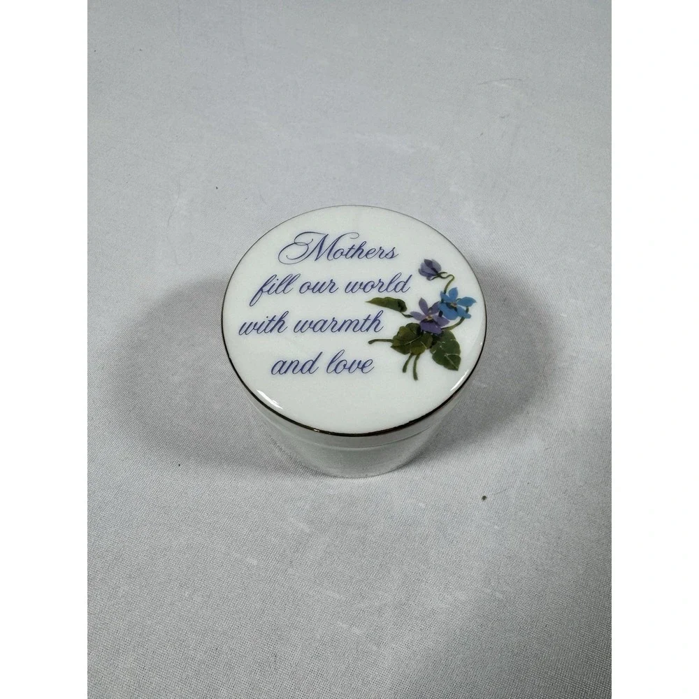 The Unbranded Brand scented candle