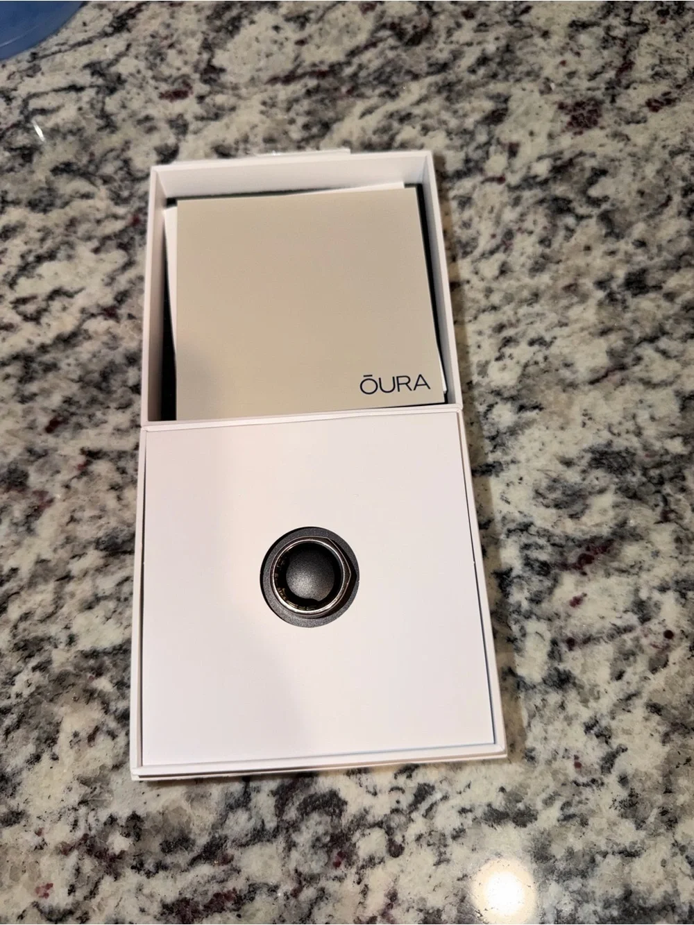 Oura modern clean