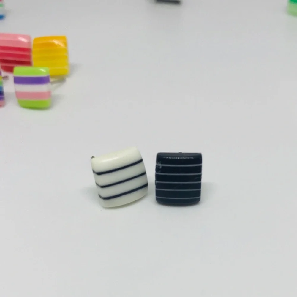 FromAtoZgifts minimalist striped