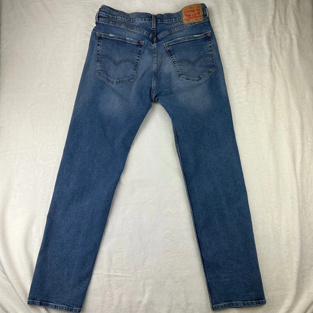 Levis these levi