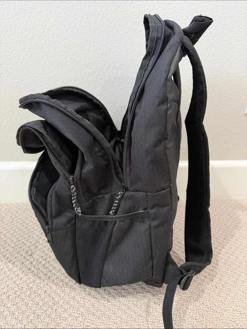 ONeill sleek black