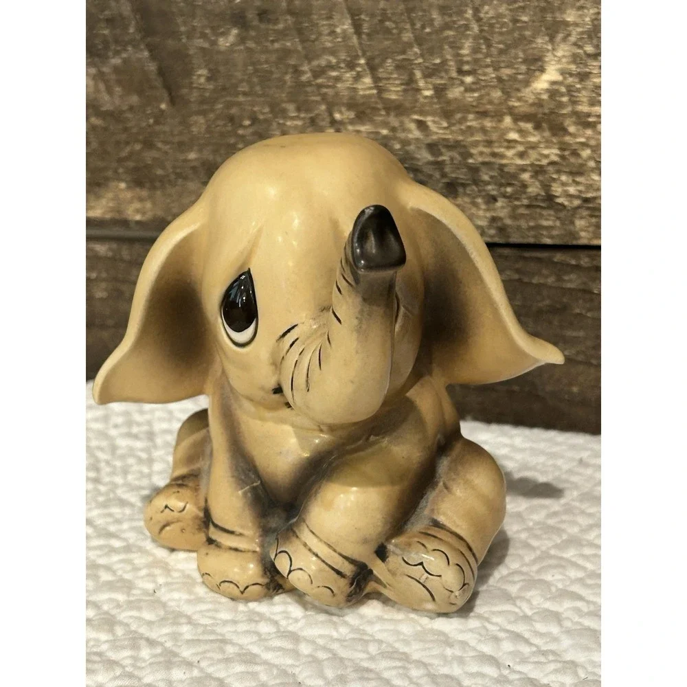 Vintage Elephant Piggy Bank. Signed BK-8. Normal Wear.‎ 4 1/2 inches tall.