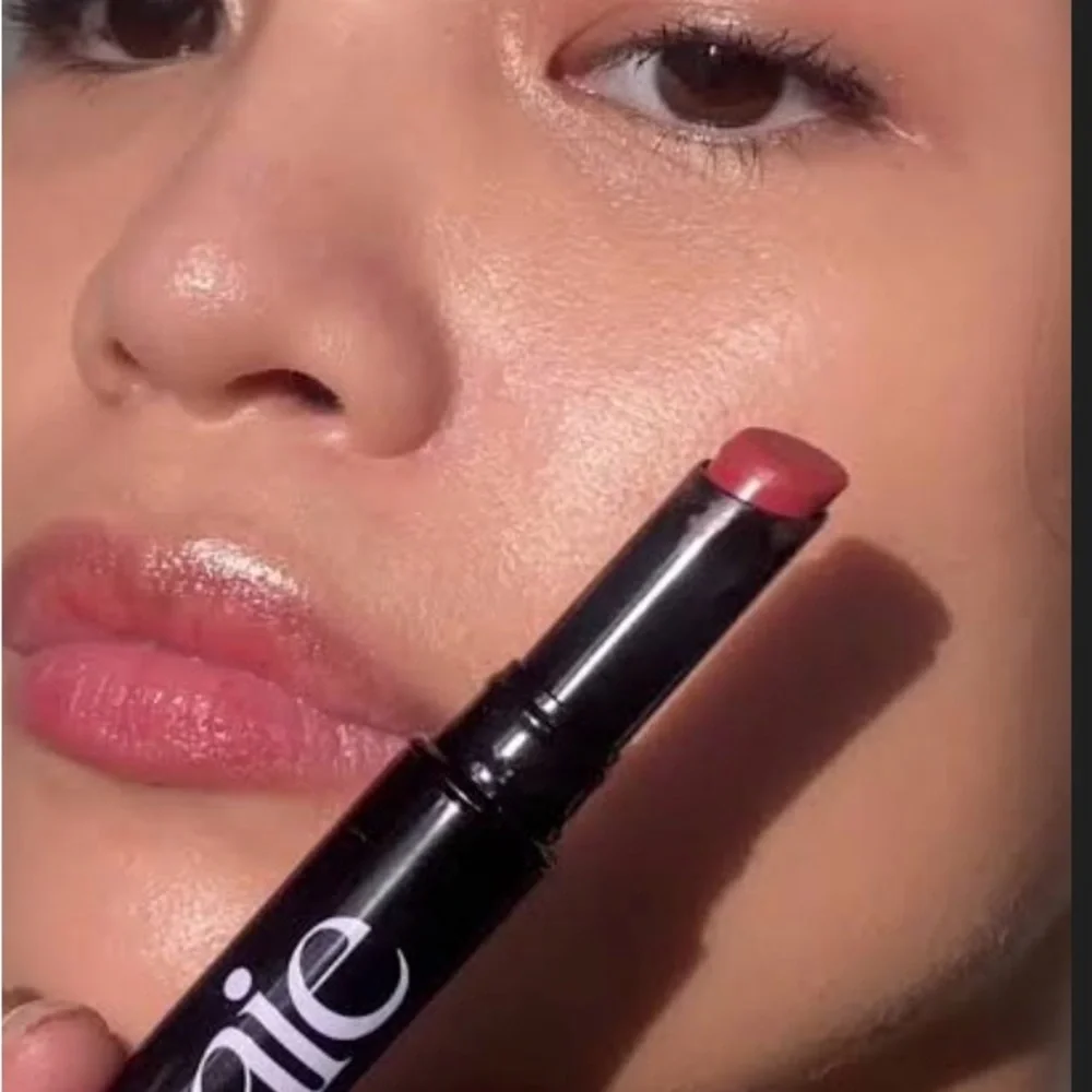 Saie cream lipstick