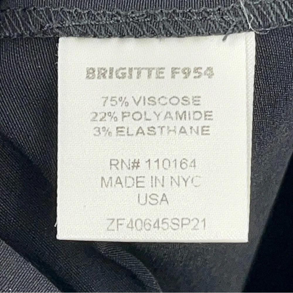 Avenue Montaigne 8 Brigitte pants pull on black capri cropped style slacks