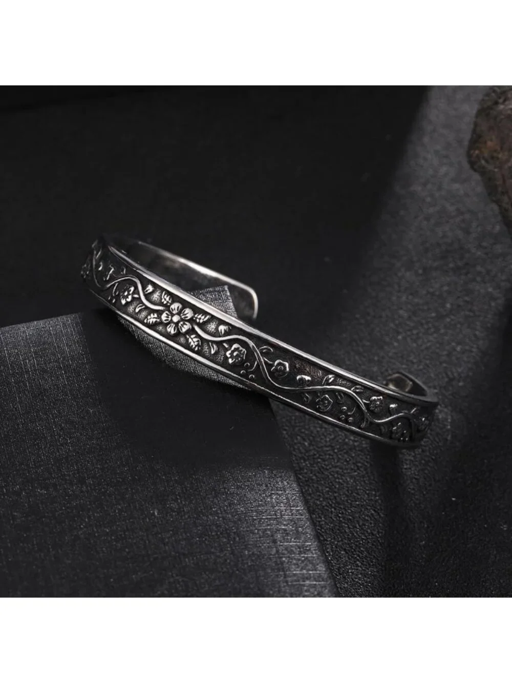 Vintage Floral Cuff Bracelet - Stainless Steel Flower Bangle for Women, Boho