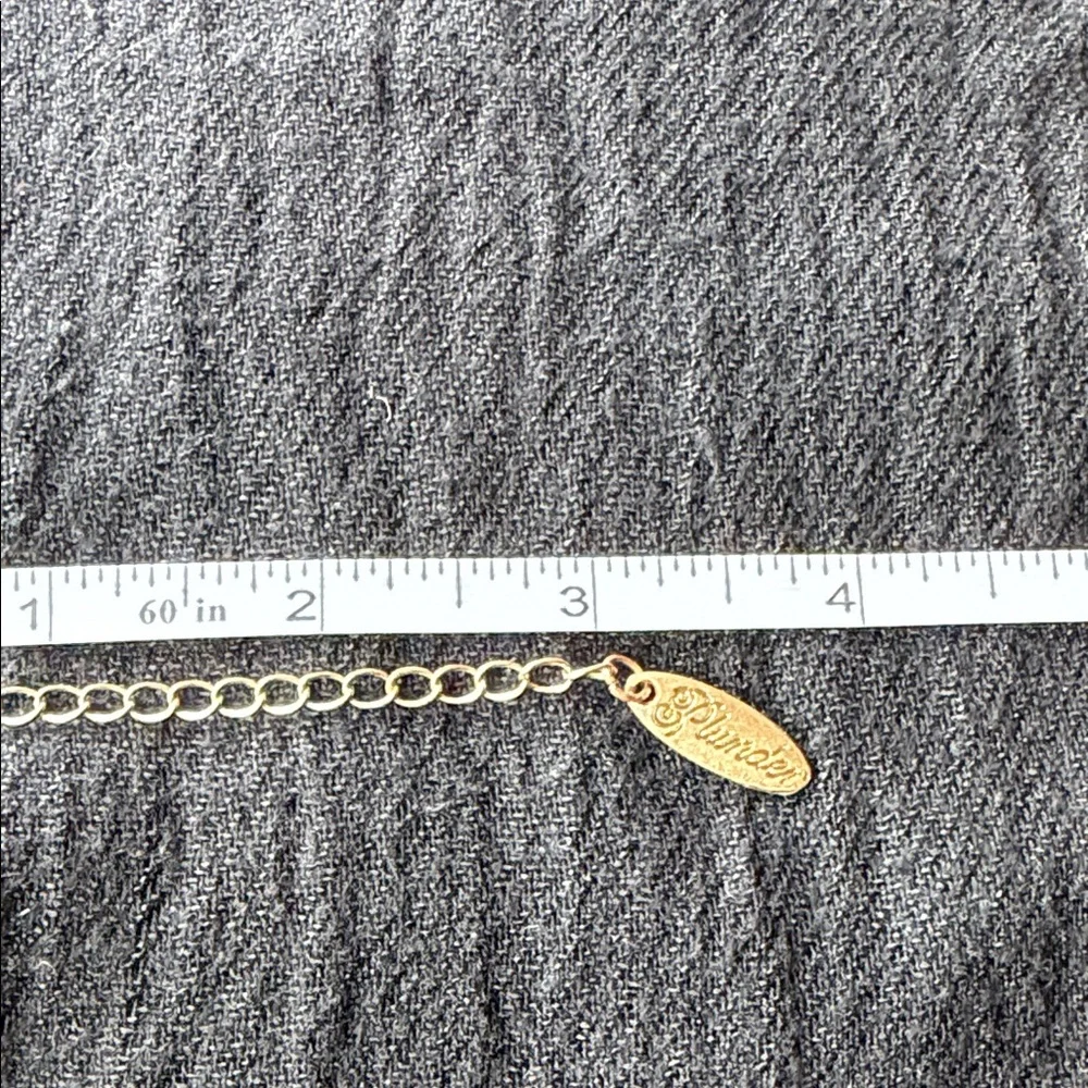 Plunder stylish gold