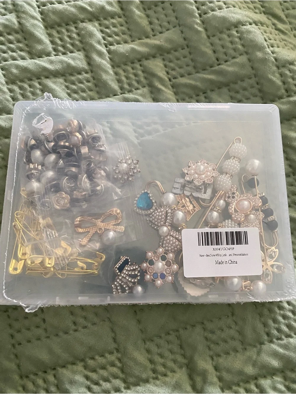 N/A elegant gold