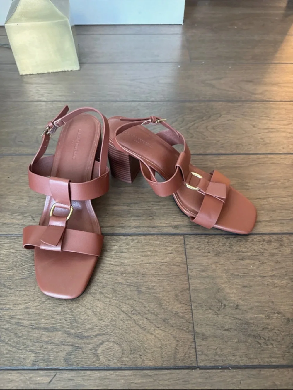 Banana Republic never worn