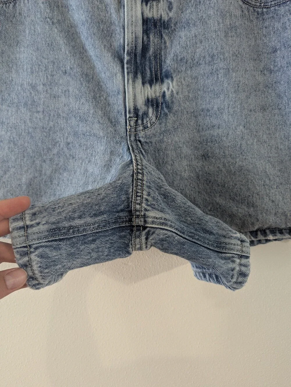 Hollister light acid