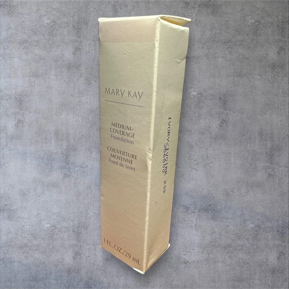 Mary Kay Medium Coverage Foundation Ivory/Ivoire 202 Gray‎ Cap 356800 NIB