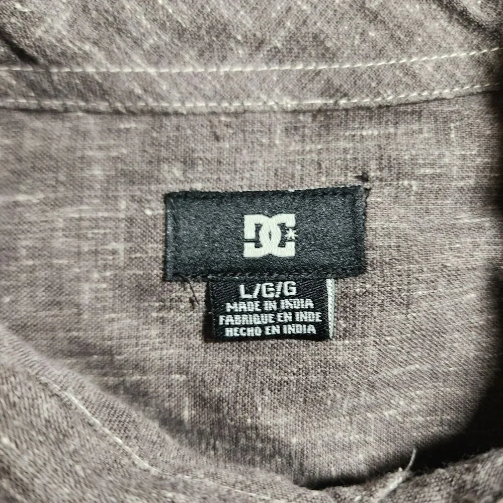 DC shoes button