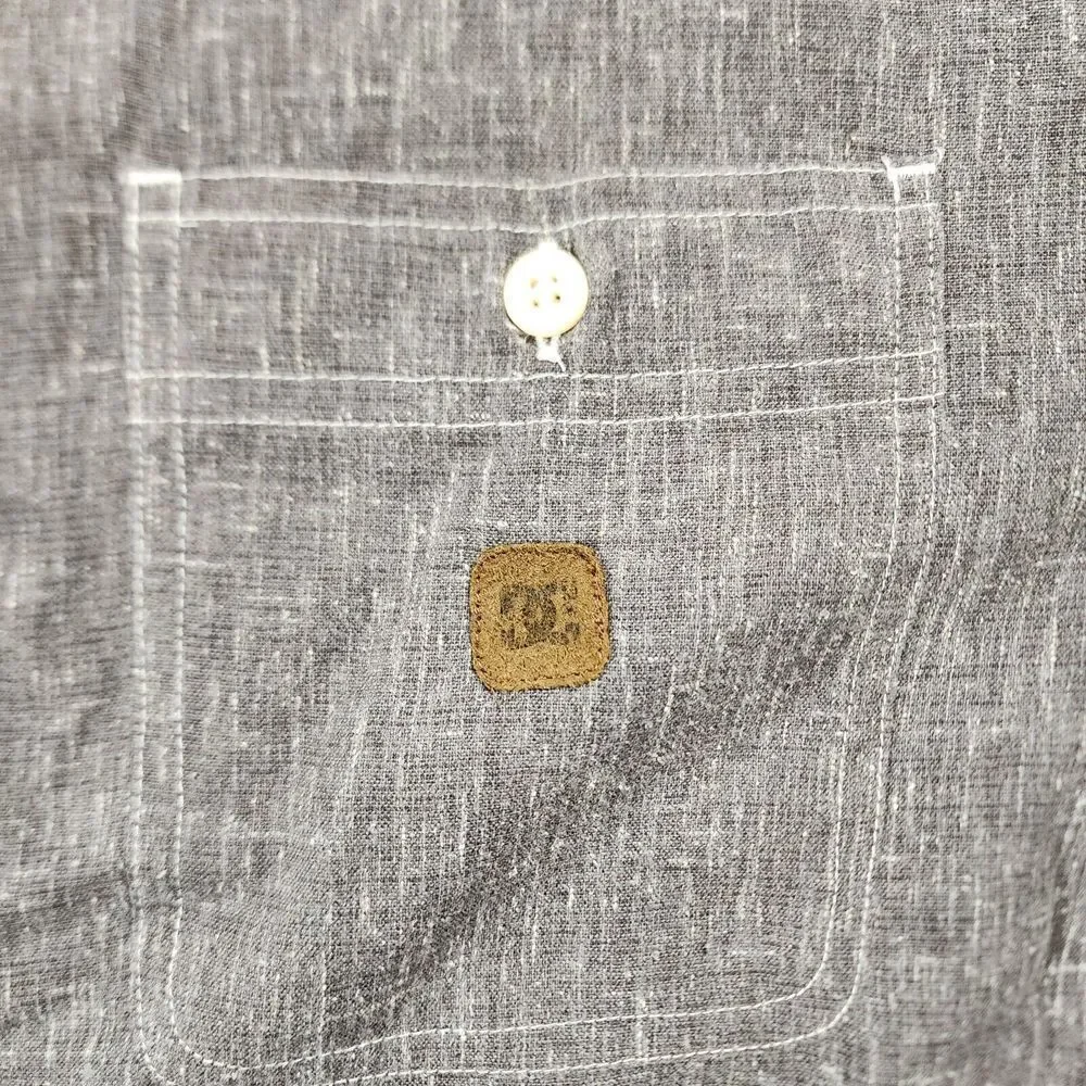 DC shoes button