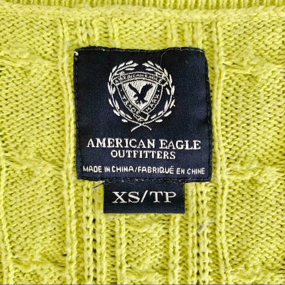 American Eagle Outfitters depending light