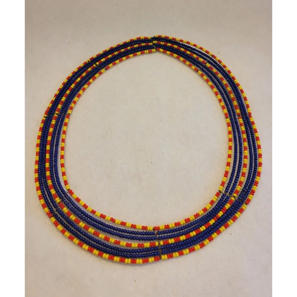 Unbranded beaded collar