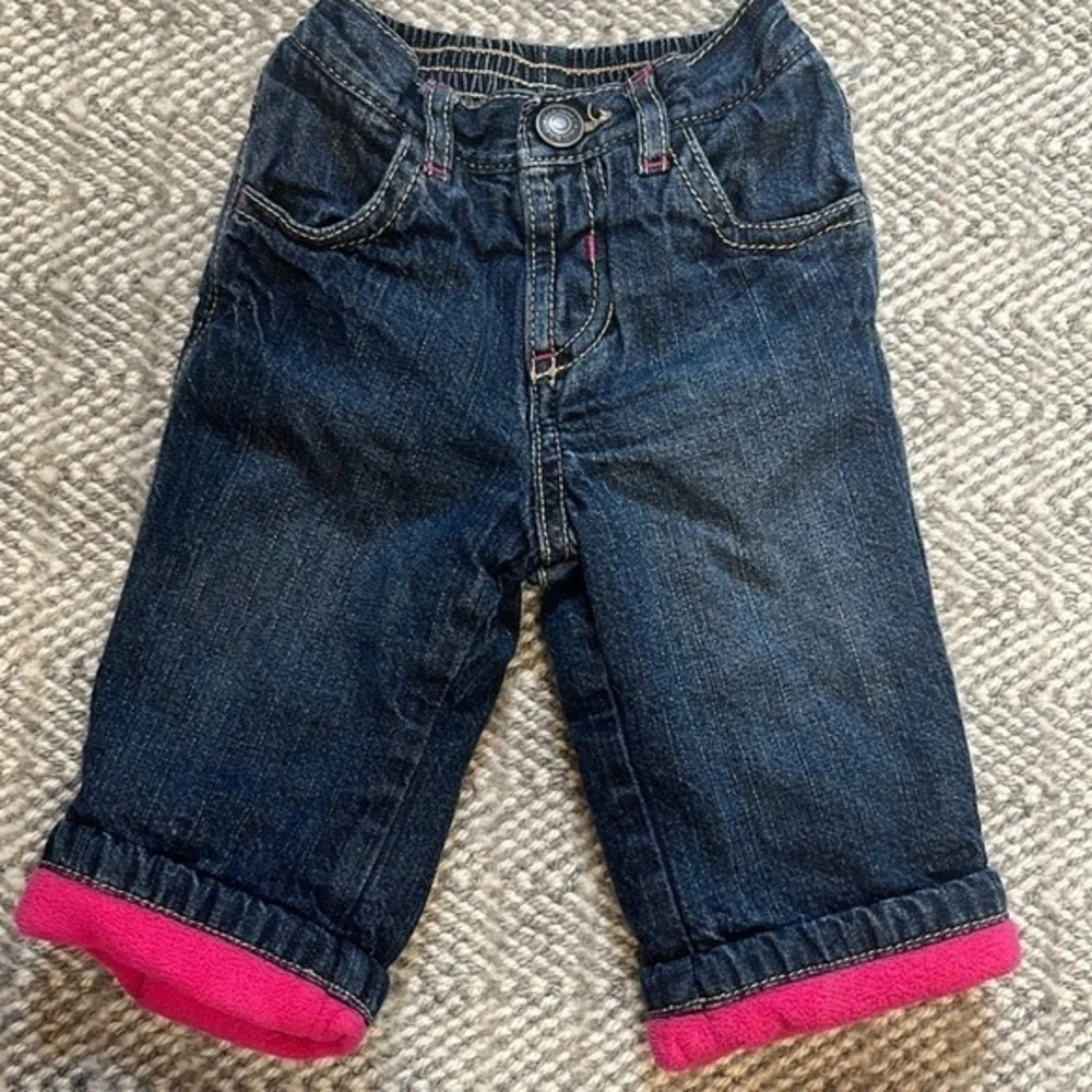Old‎ Navy pink fleece lined baby jeans size 3-6months