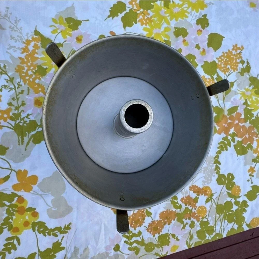 Comet aluminum cake