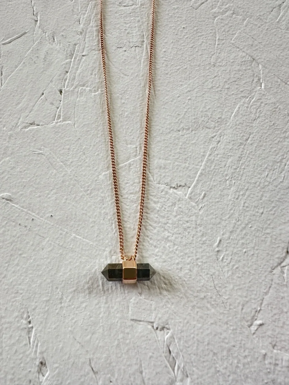 KENDRA SCOTT Amanda Pyrite + Rose Gold Necklace