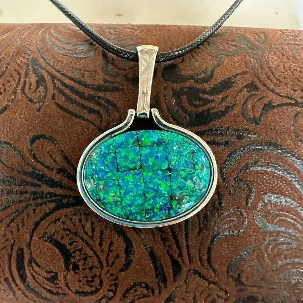 N/A features cord necklace