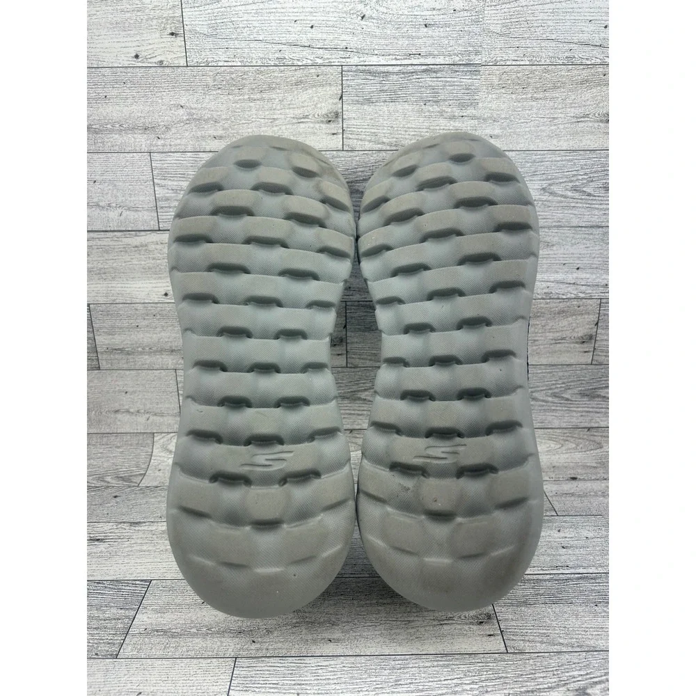 Skechers go walk