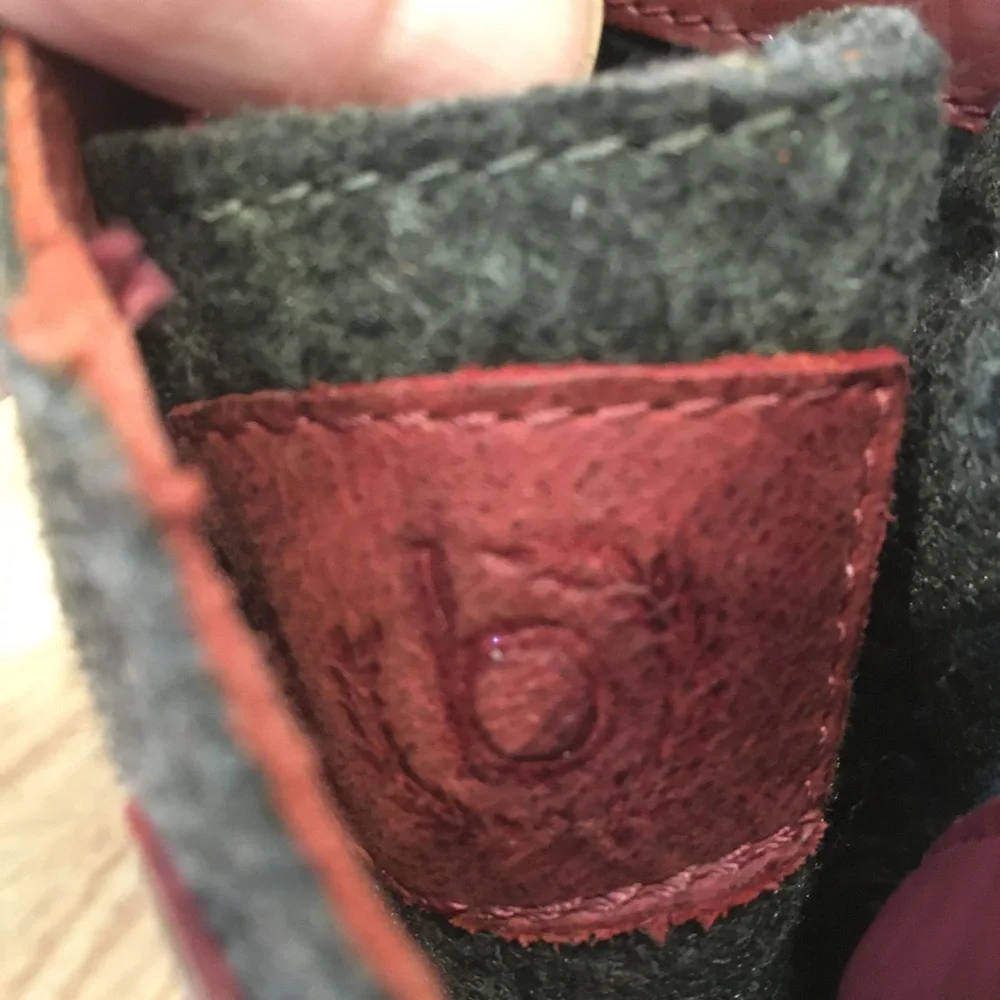 Bugatti wine leather