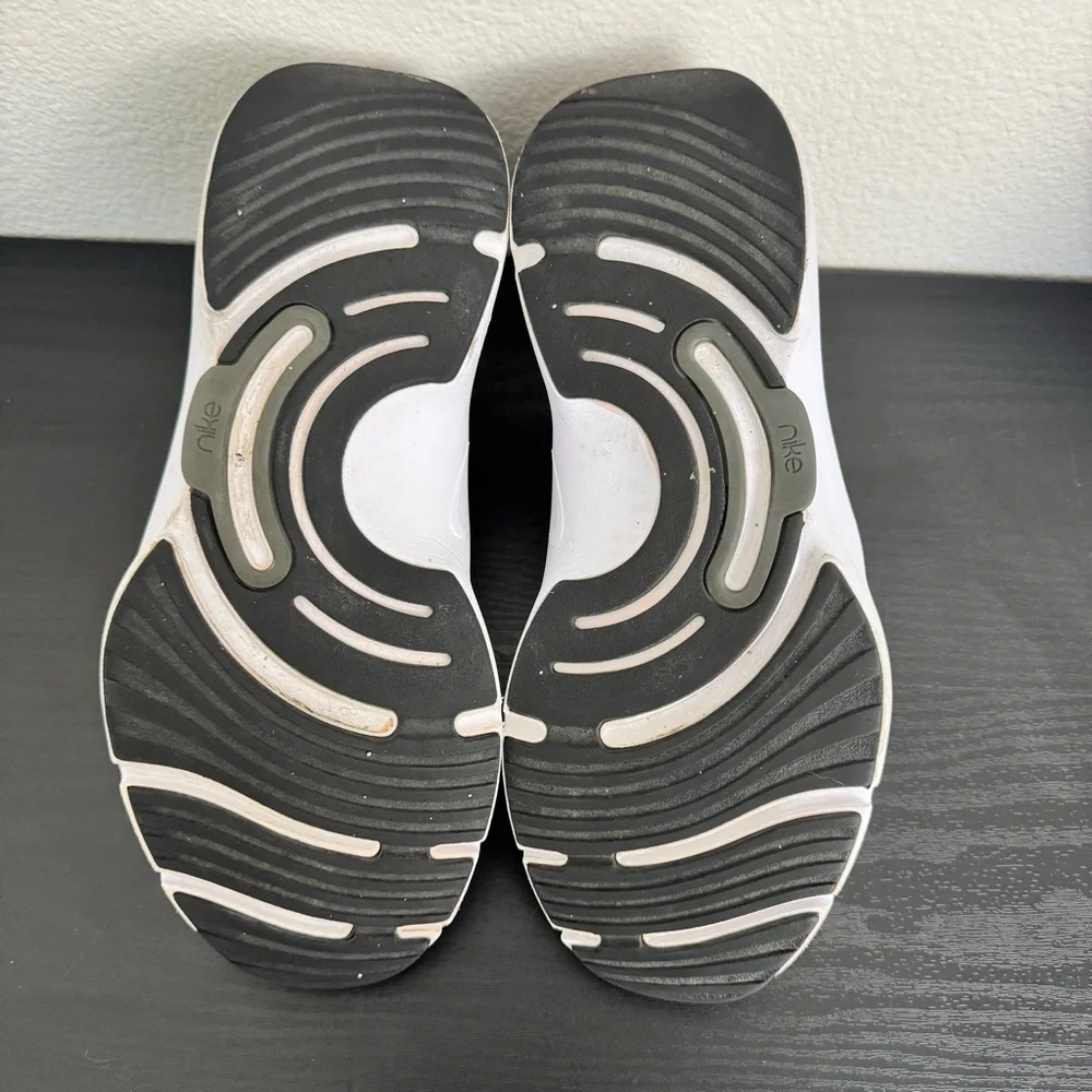 Nike Training In-Season 13 sneakers in black and white Size 10